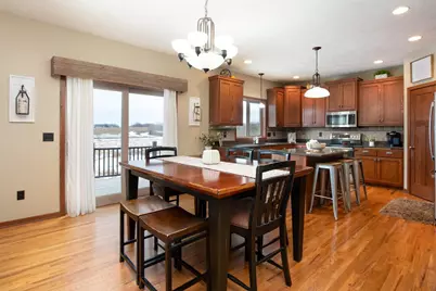 610 E Rolling Hills Drive, Le Center, MN 56057 - Photo 9