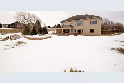 610 E Rolling Hills Drive, Le Center, MN 56057 - Photo 37