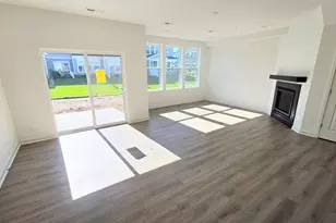 4745 Airlake Dr, Woodbury, MN 55129 - Photo 3