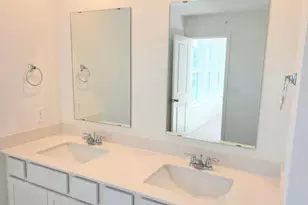 4747 Airlake Dr, Woodbury, MN 55129 - Photo 9