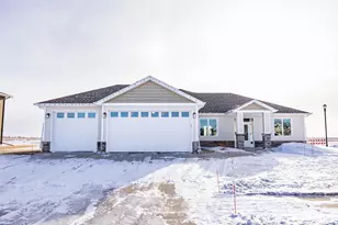 4268 Pine Pkwy S, Fargo, ND 58104 - Photo 3