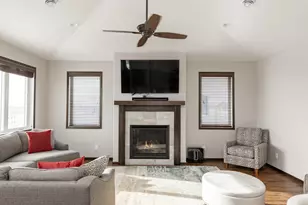 4268 Pine Pkwy S, Fargo, ND 58104 - Photo 13