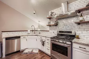 6887 Folkestone Rd, Apple Valley, MN 55124 - Photo 7