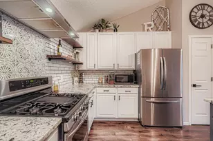 6887 Folkestone Rd, Apple Valley, MN 55124 - Photo 3