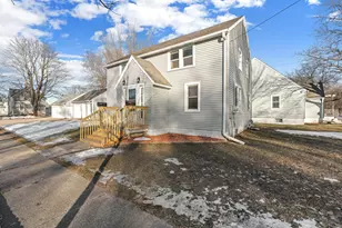 907 8th St SE, Austin, MN 55912 - Photo 3