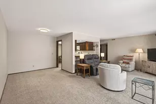 9500 Collegeview Rd, Bloomington, MN 55437 - Photo 3