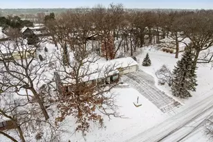 115 Ardmore Dr, Golden Valley, MN 55422 - Photo 3