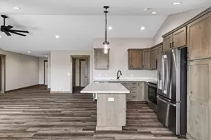 480 Coyote Way, New Richmond, WI 54017 - Photo 5