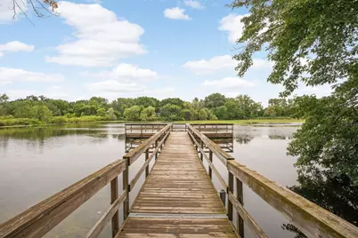 1811 Stanbridge Avenue, Roseville, MN 55113 - Photo 37