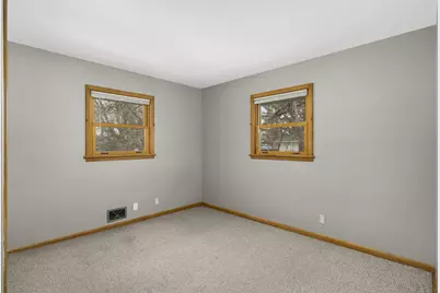 1811 Stanbridge Avenue, Roseville, MN 55113 - Photo 15