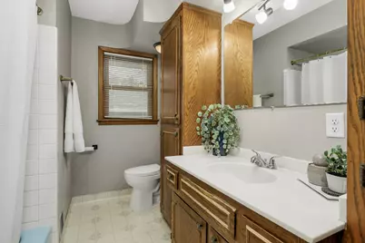 1811 Stanbridge Avenue, Roseville, MN 55113 - Photo 19