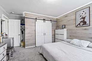 975 Hyacinth Ave E, Saint Paul, MN 55106 - Photo 11