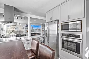 975 Hyacinth Ave E, Saint Paul, MN 55106 - Photo 5