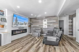 975 Hyacinth Ave E, Saint Paul, MN 55106 - Photo 7