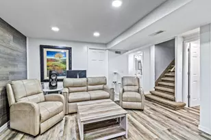 975 Hyacinth Ave E, Saint Paul, MN 55106 - Photo 15