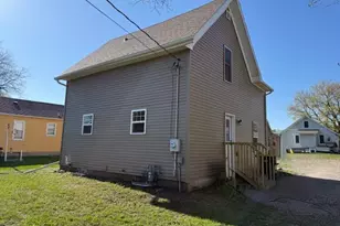 515 E Spring St, Redwood Falls, MN 56283 - Photo 3