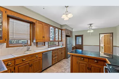 215 S 5th Street, Montevideo, MN 56265 - Photo 11