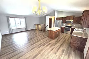 271 Greenway Dr, Delano, MN 55328 - Photo 3