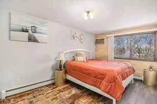 4001 Heritage Hills Dr, Bloomington, MN 55437 - Photo 13