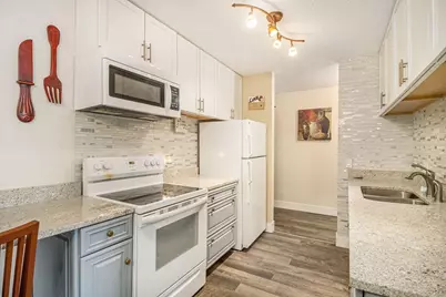 4001 Heritage Hills Drive #304, Bloomington, MN 55437 - Photo 7