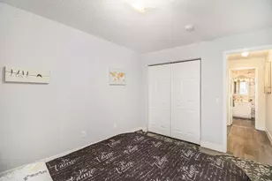 4001 Heritage Hills Dr, Bloomington, MN 55437 - Photo 11