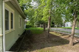 1002 Lowry Ave N, Minneapolis, MN 55411 - Photo 11