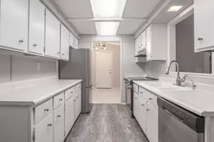 19115 Homestead Cir, Eden Prairie, MN 55346 - Photo 7