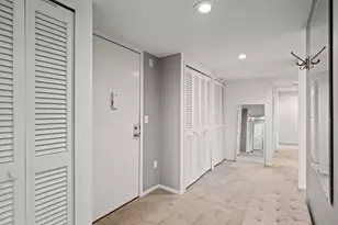 3412 Oak Ridge Rd, Hopkins, MN 55305 - Photo 3