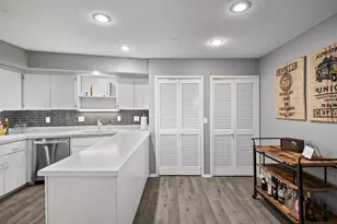 3412 Oak Ridge Rd, Hopkins, MN 55305 - Photo 11