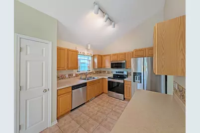 7472 Hampton Lane, Shakopee, MN 55379 - Photo 3