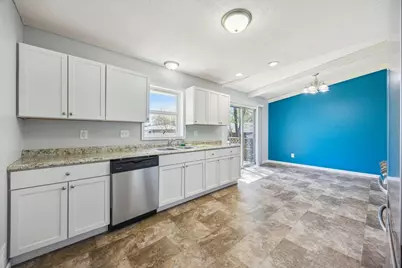 8040 Xenia Avenue N, Brooklyn Park, MN 55443 - Photo 9