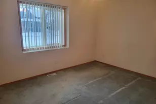 322 St Paul Ave S, Thief River Falls, MN 56701 - Photo 17