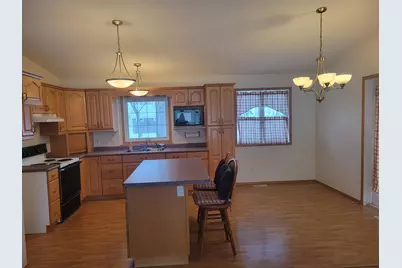 322 Saint Paul Avenue S, Thief River Falls, MN 56701 - Photo 5