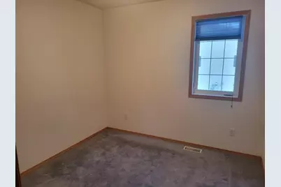 322 Saint Paul Avenue S, Thief River Falls, MN 56701 - Photo 15