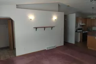 322 St Paul Ave S, Thief River Falls, MN 56701 - Photo 7