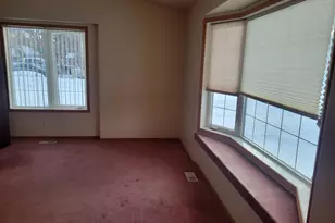 322 St Paul Ave S, Thief River Falls, MN 56701 - Photo 9