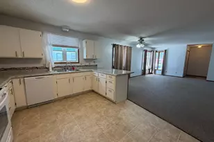 910 2nd St NE, Roseau, MN 56751 - Photo 7