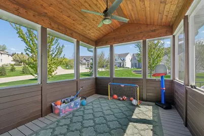 7545 Fawn Hill Road, Chanhassen, MN 55317 - Photo 11