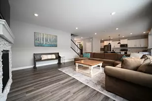 7218 Purple Pkwy, Chanhassen, MN 55317 - Photo 11