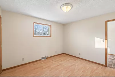 909 Pacific Avenue, Waverly, MN 55390 - Photo 15