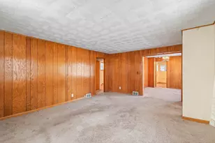 909 Pacific Ave, Waverly, MN 55390 - Photo 5