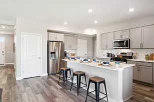 17050 Draper Wy, Lakeville, MN 55044 - Photo 3