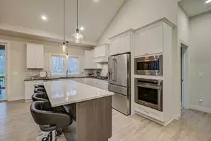 1075 Autumn Oak Ln, Hudson, WI 54016 - Photo 9