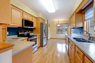 1421 Blue Flag Ct, Northfield, MN 55057 - Photo 3