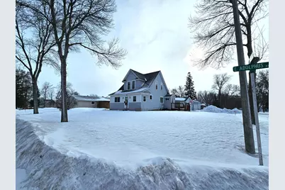 702 E Adolphus Avenue, Fergus Falls, MN 56537 - Photo 3