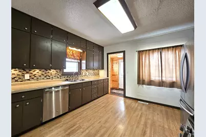 702 E Adolphus Avenue, Fergus Falls, MN 56537 - Photo 5