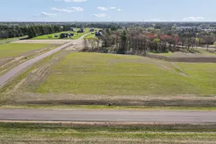 39033 Everton Ave, North Branch, MN 55056 - Photo 1