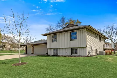 7020 Upper 139th Street W, Apple Valley, MN 55124 - Photo 3