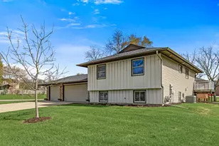 7020 Upper 139th St W, Apple Valley, MN 55124 - Photo 3