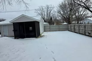 8401 32nd Ave N, Crystal, MN 55427 - Photo 3